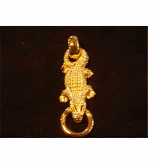 Alligator Pendant (Mid)