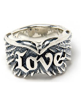 Wing w/ Love Ring (raised letter) Wing w/ Love Ring (raised letter)